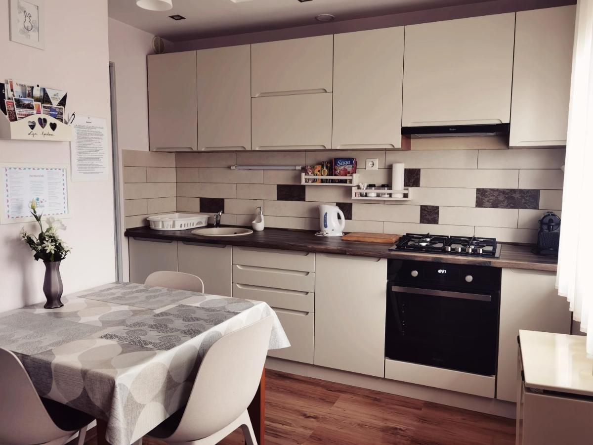 Lujzi Apartman Eger Exterior foto